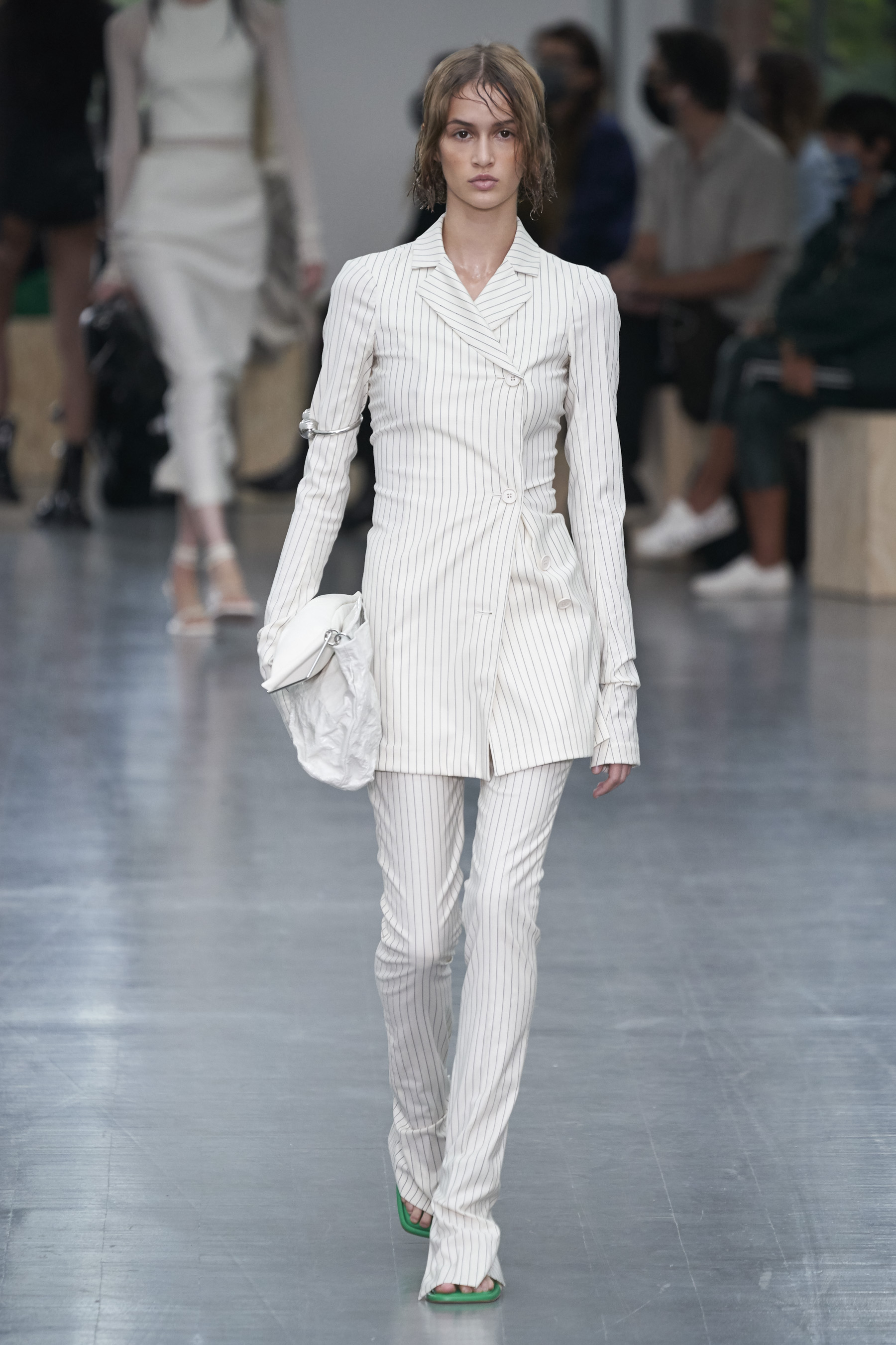 Look 9
