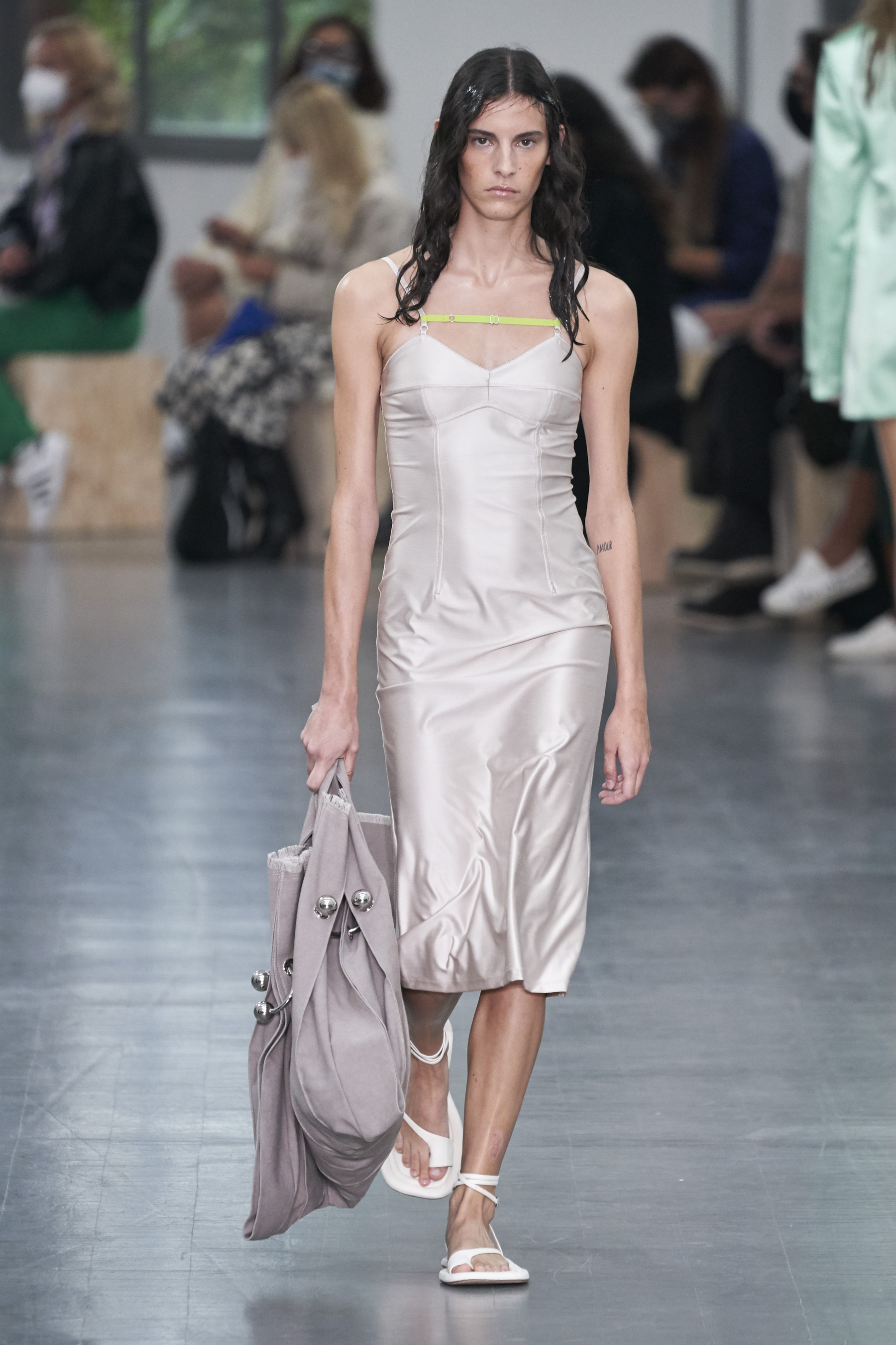 Look 28