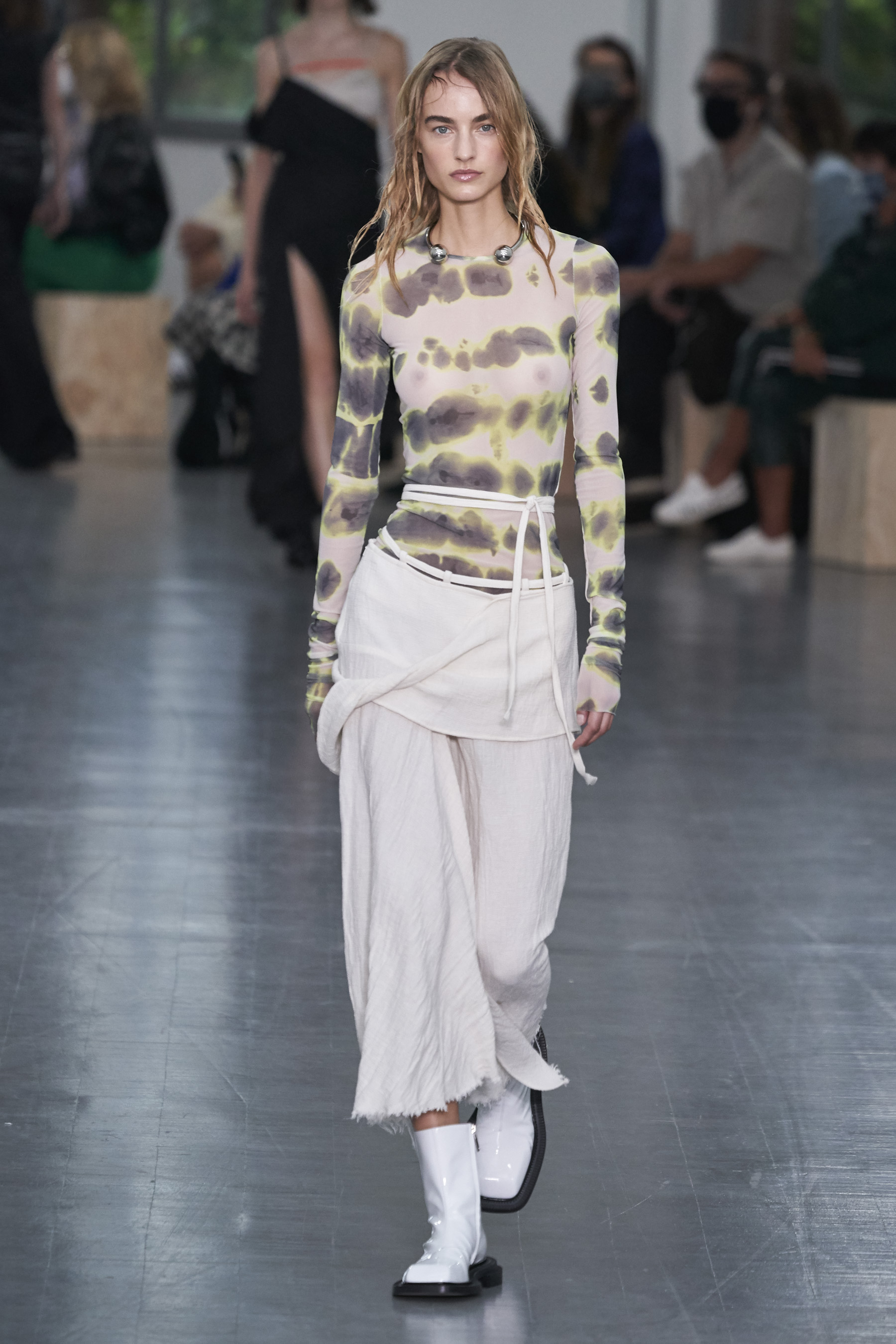Look 32