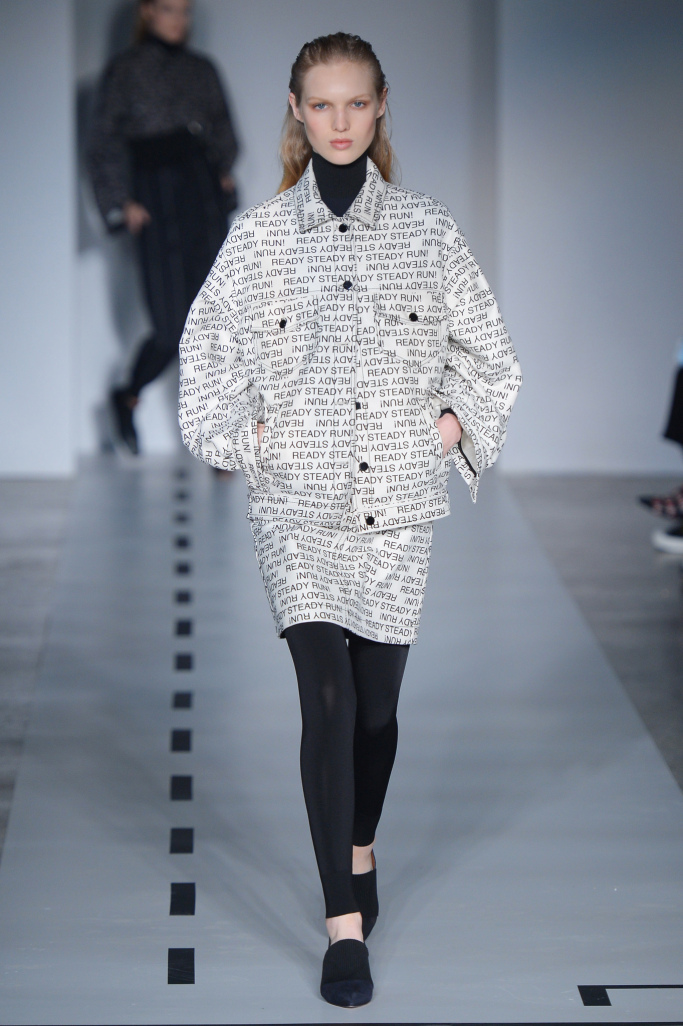 Look 10