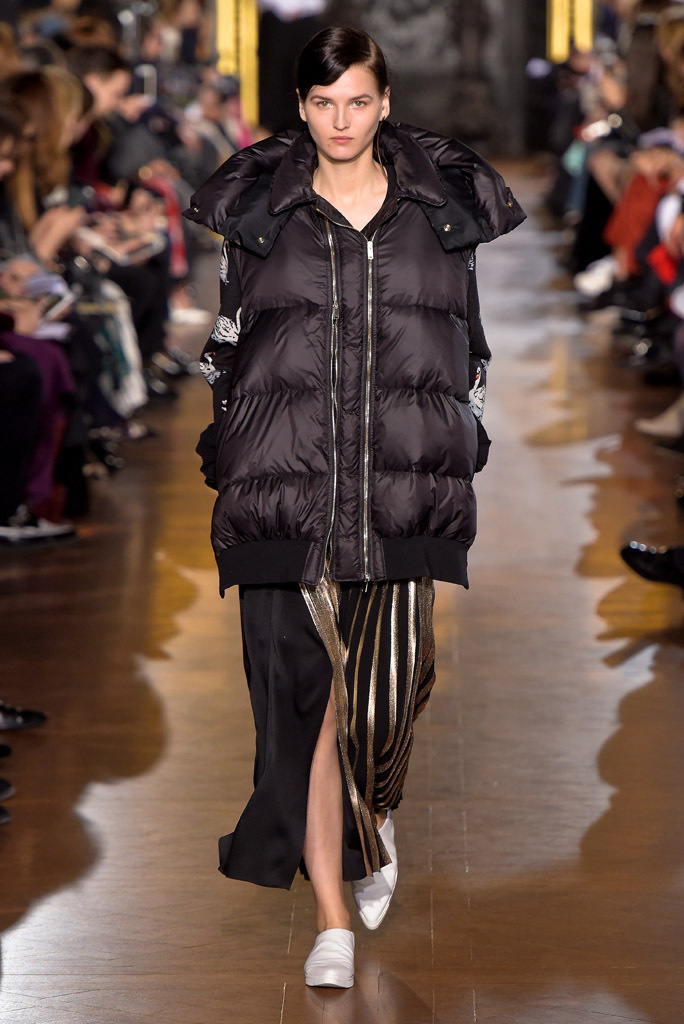 Look 16