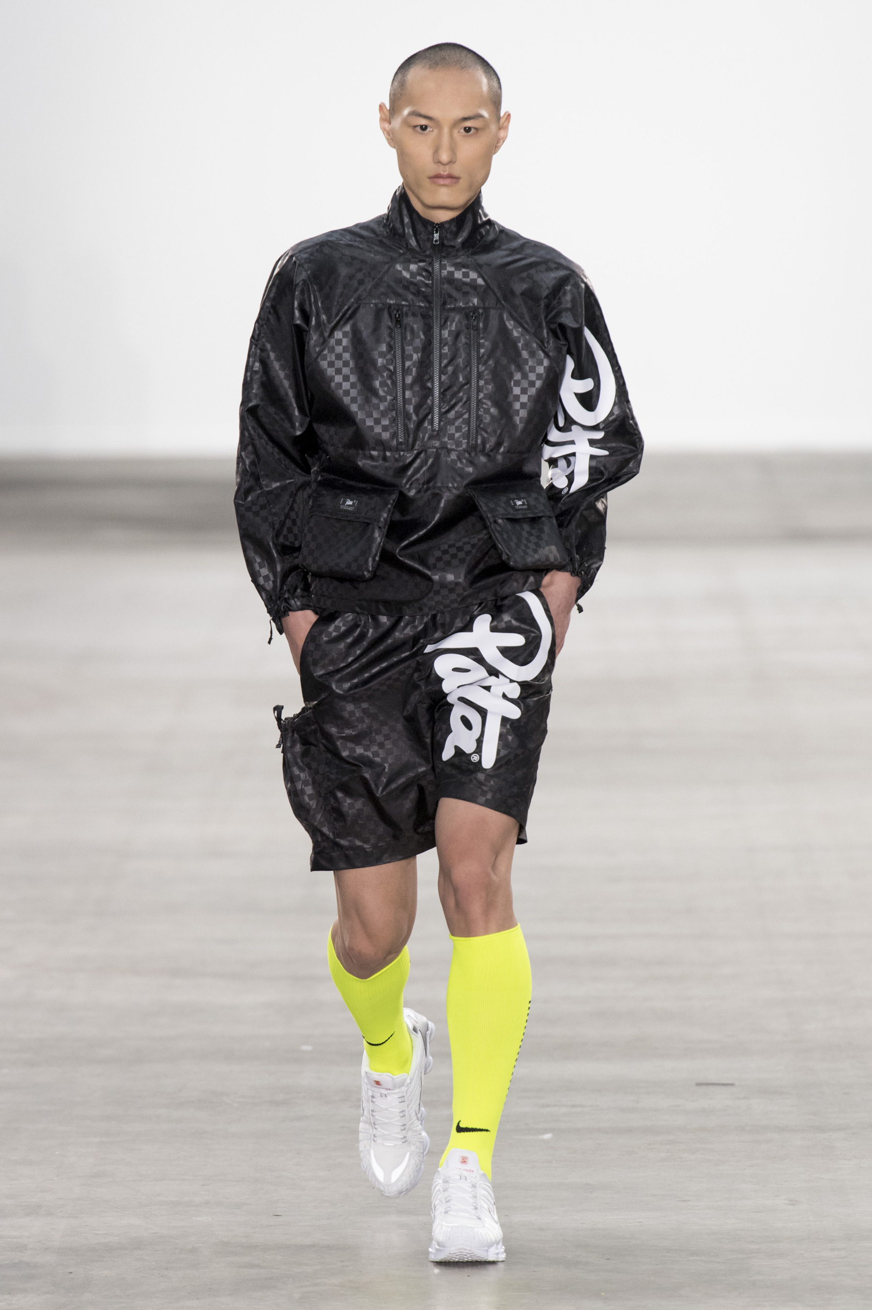 Look 18