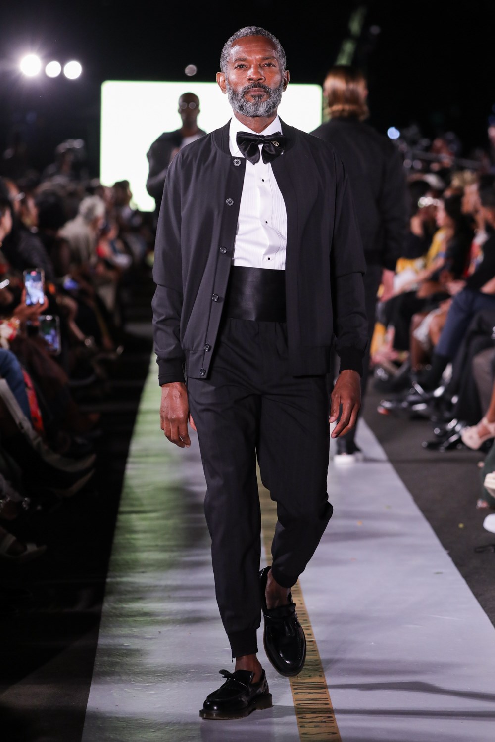 Look 16
