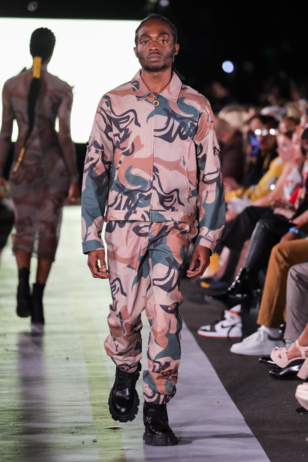 Look 48