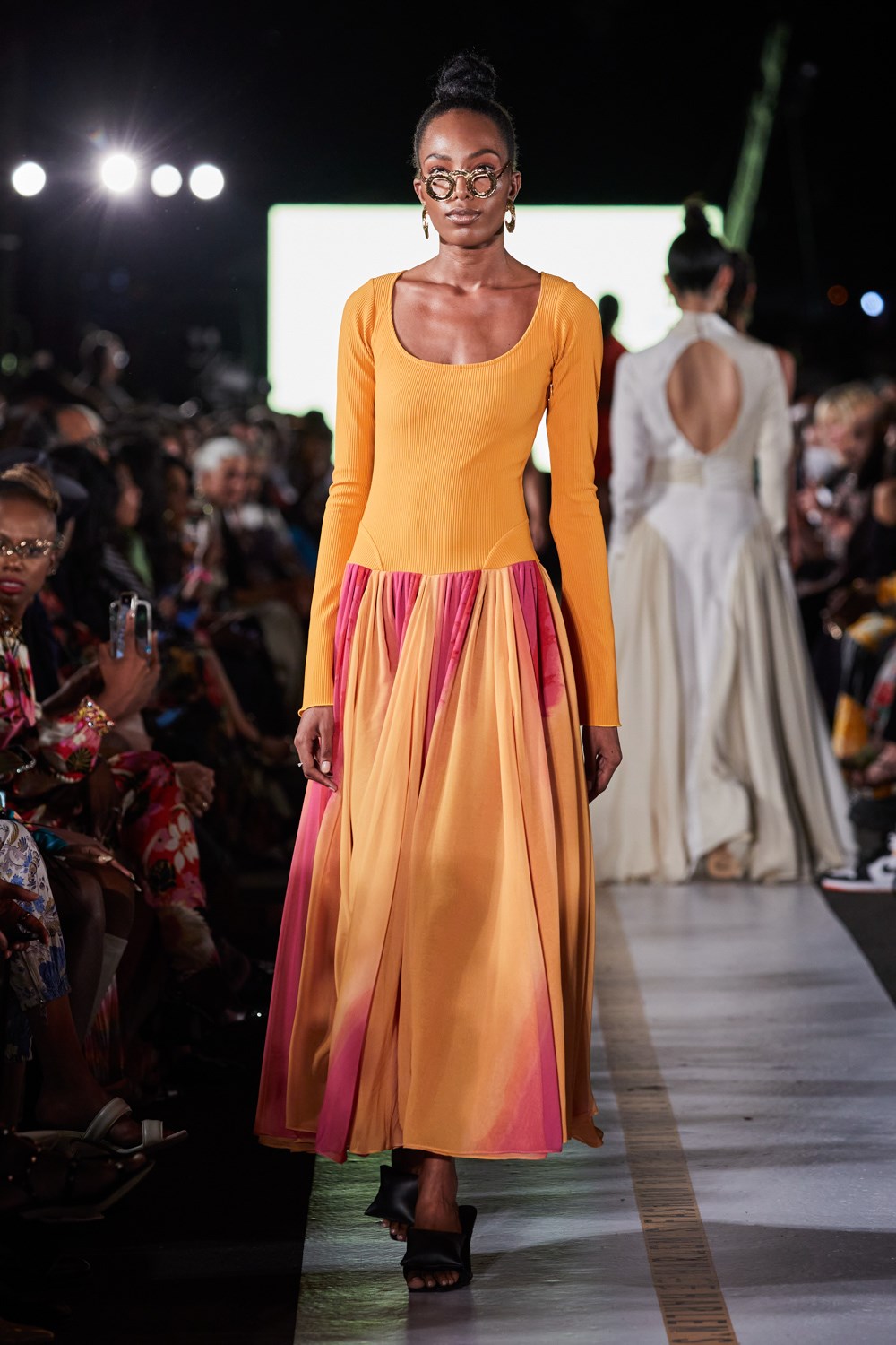 Look 77