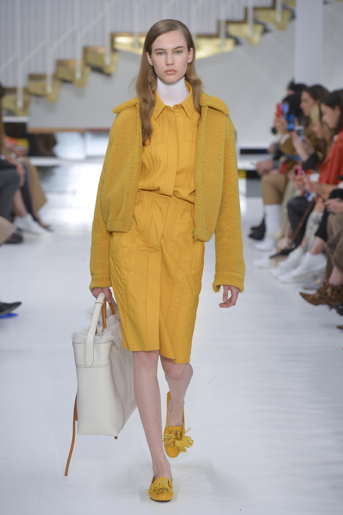 Look 18
