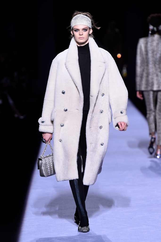 Look 11