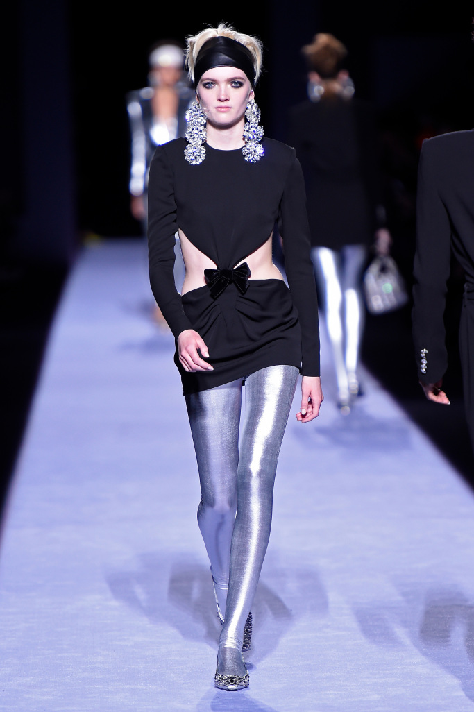 Look 16