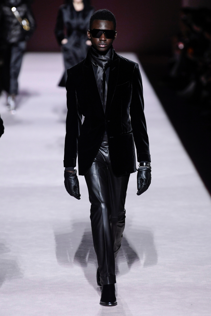 Look 16