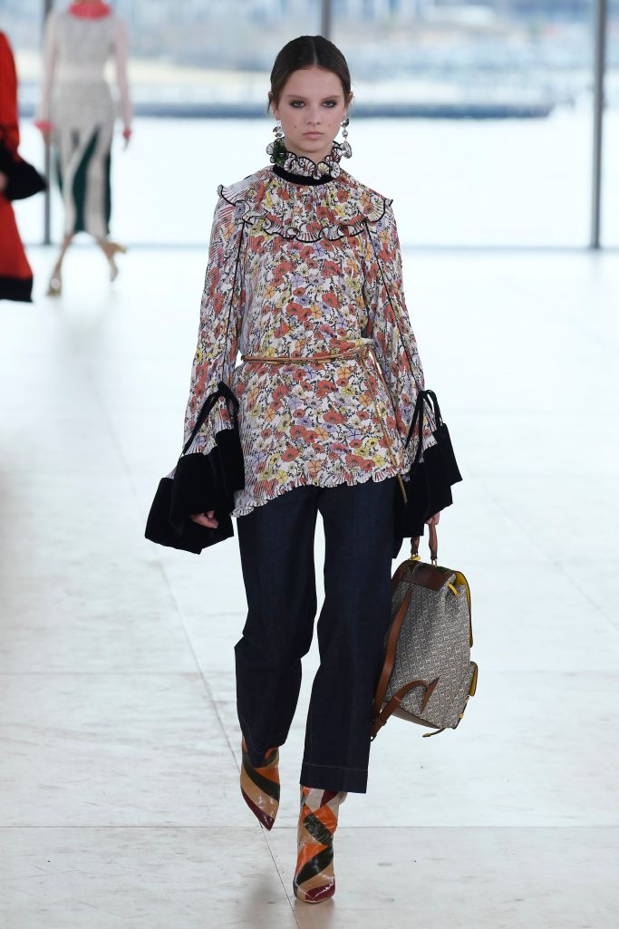Look 28