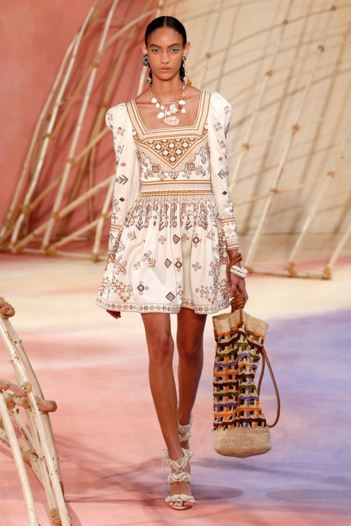 Look 18