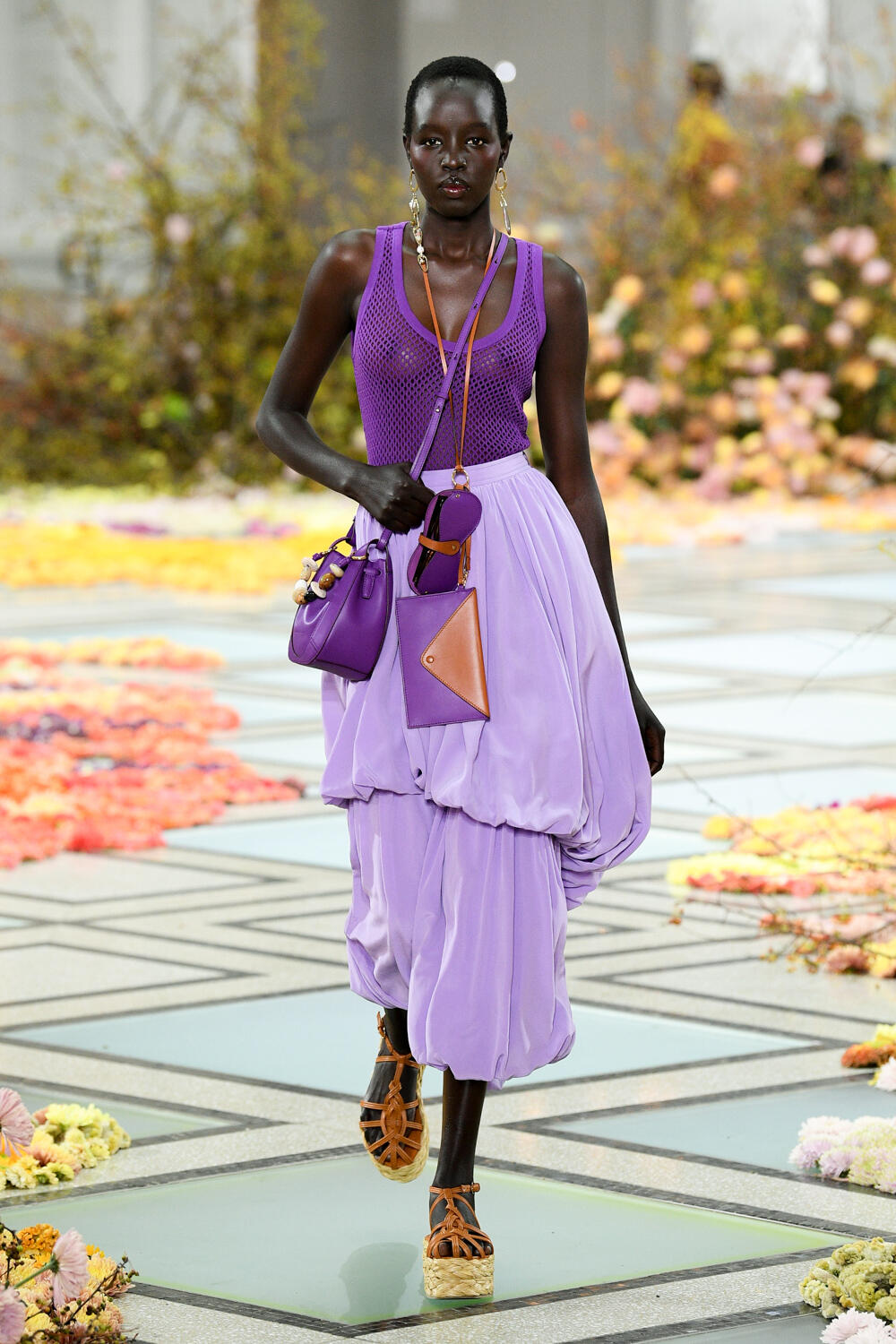 Look 16