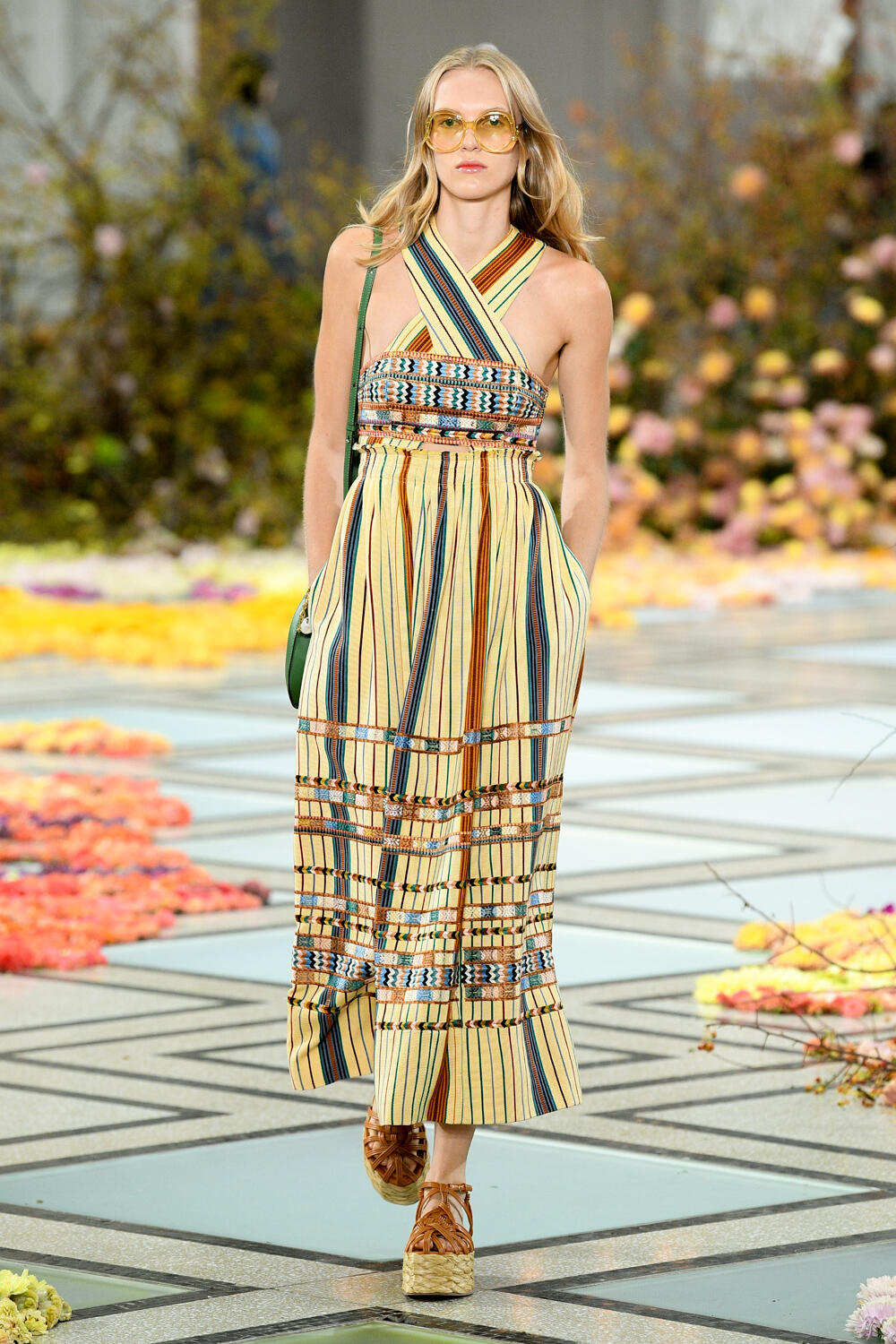 Look 18