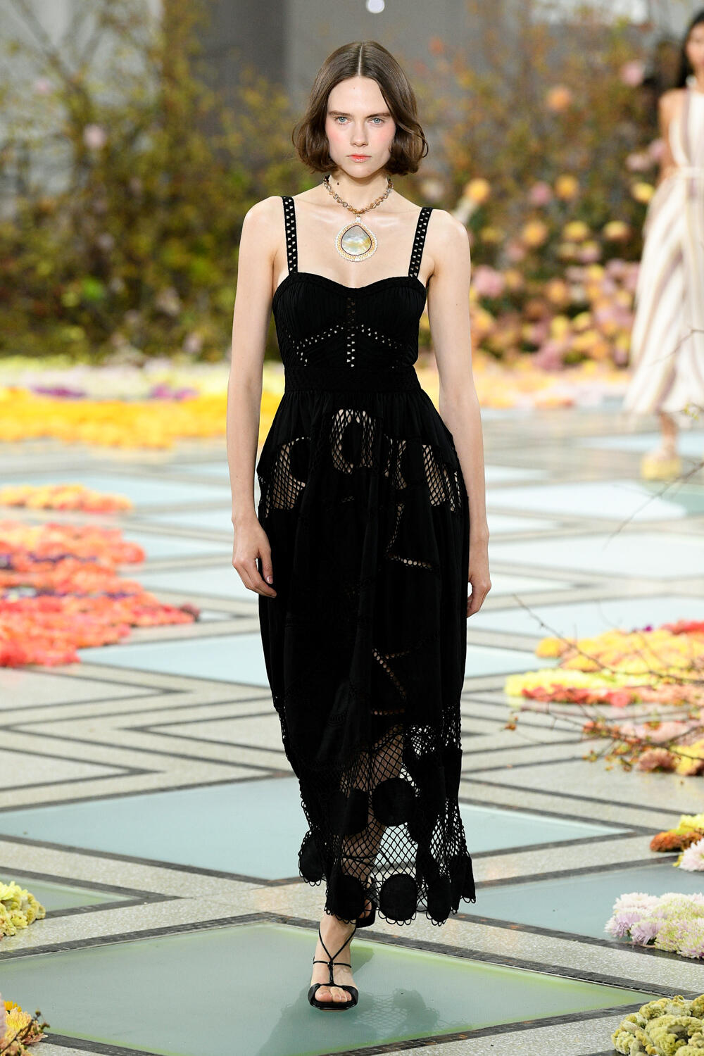 Look 27