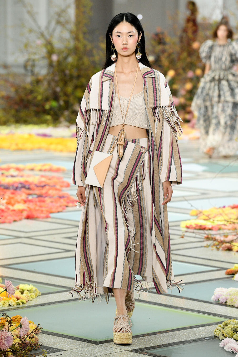 Look 32