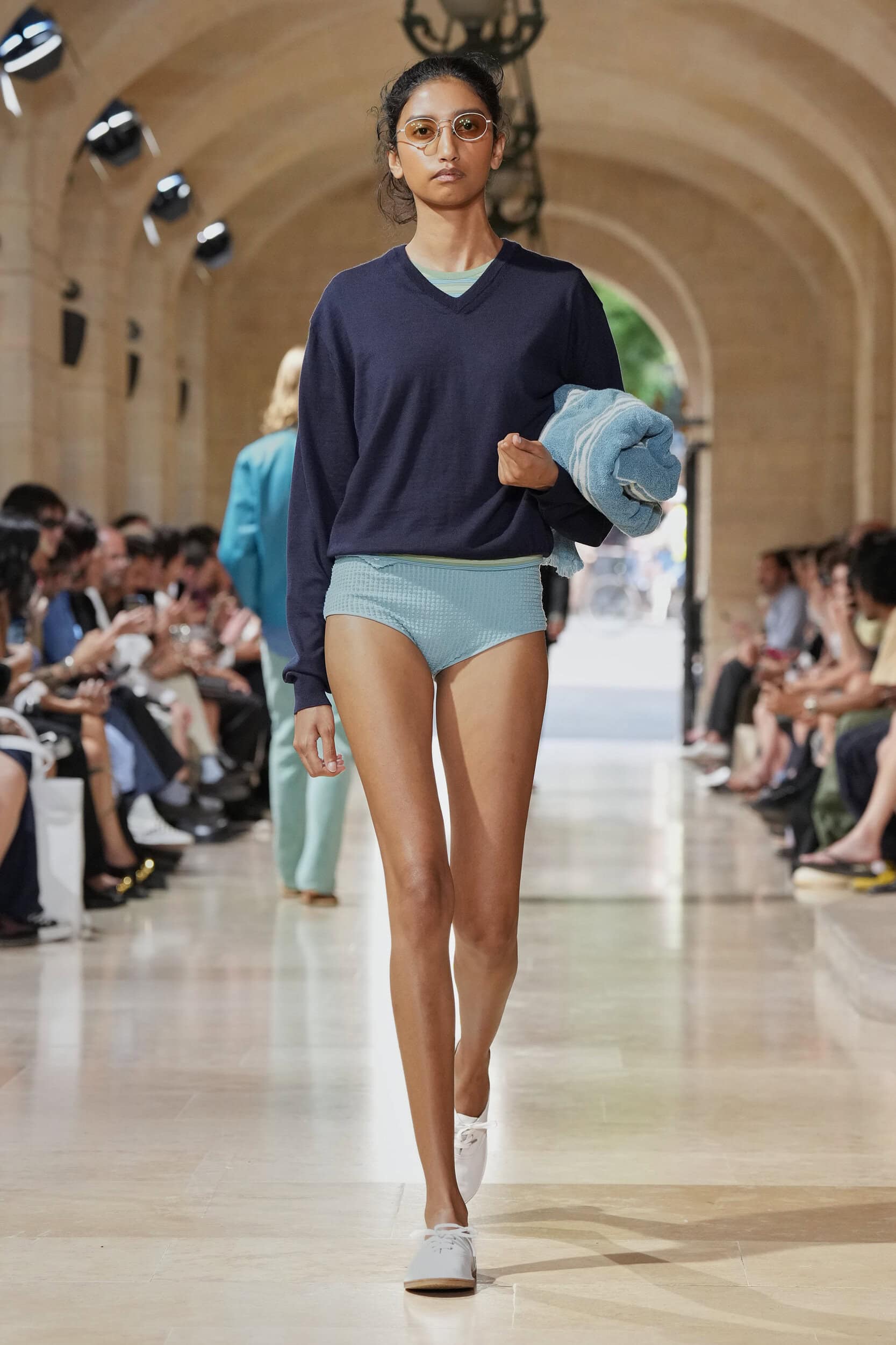 Look 18