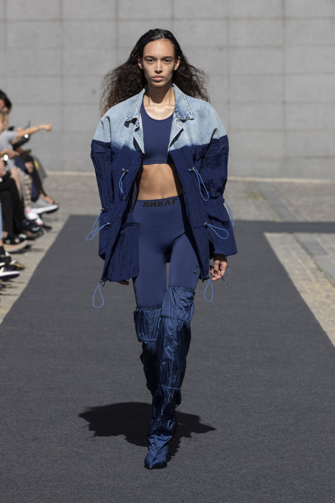 Look 10