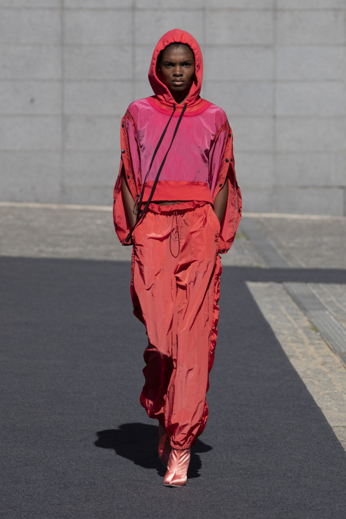 Look 16