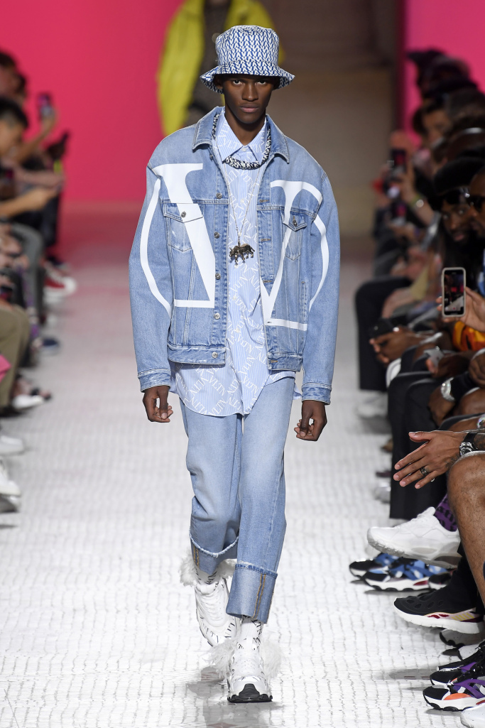 Look 16