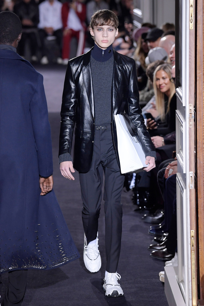 Look 10