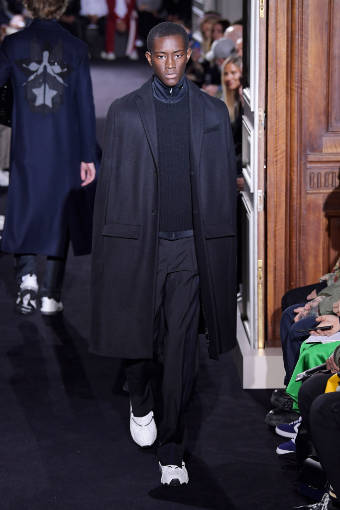 Look 18