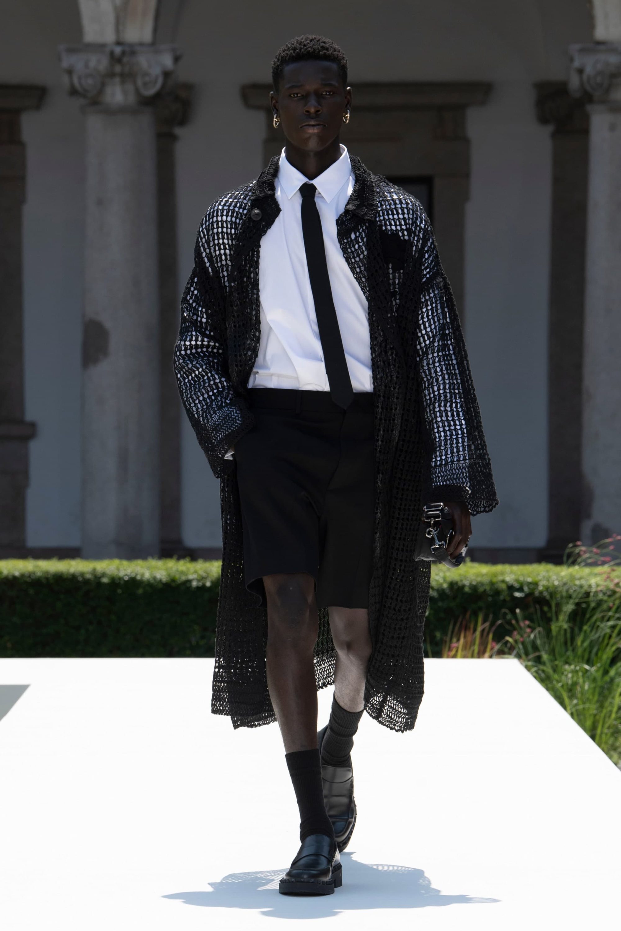 Look 10
