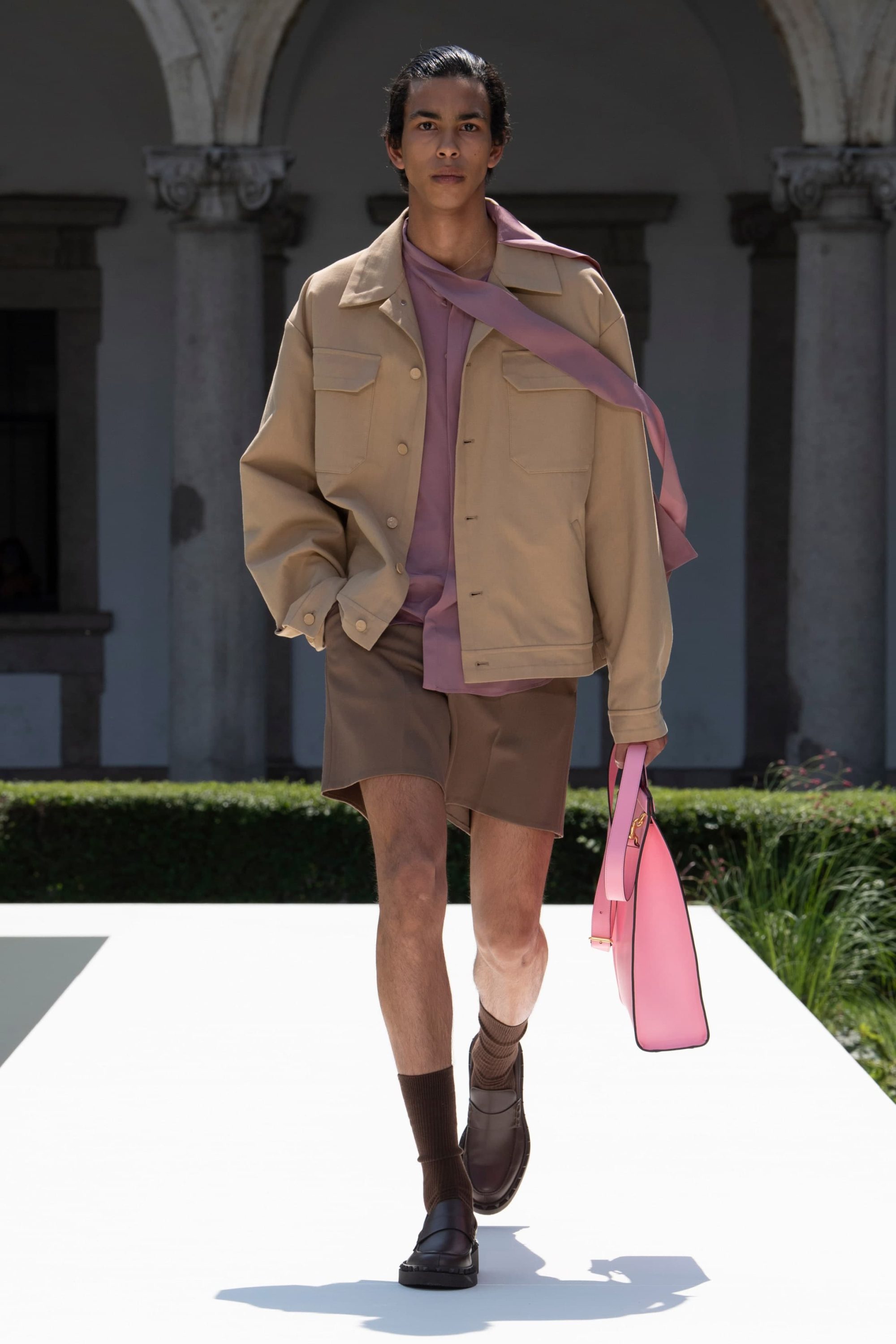 Look 16