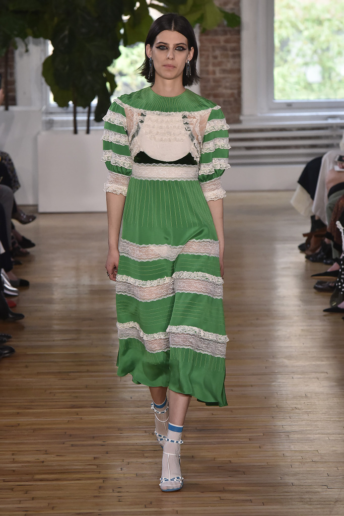Look 18