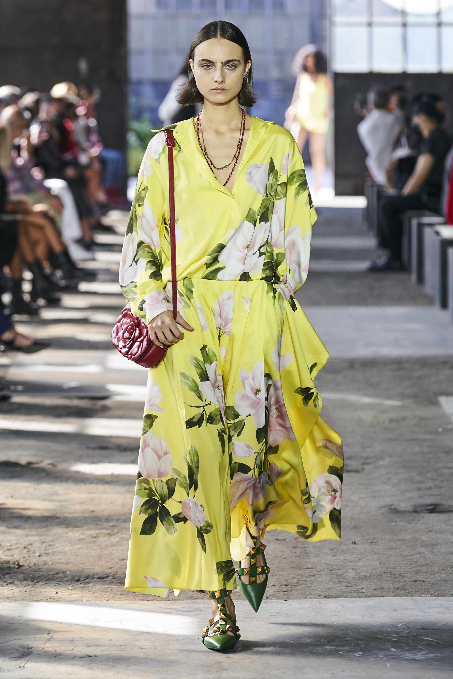 Look 16