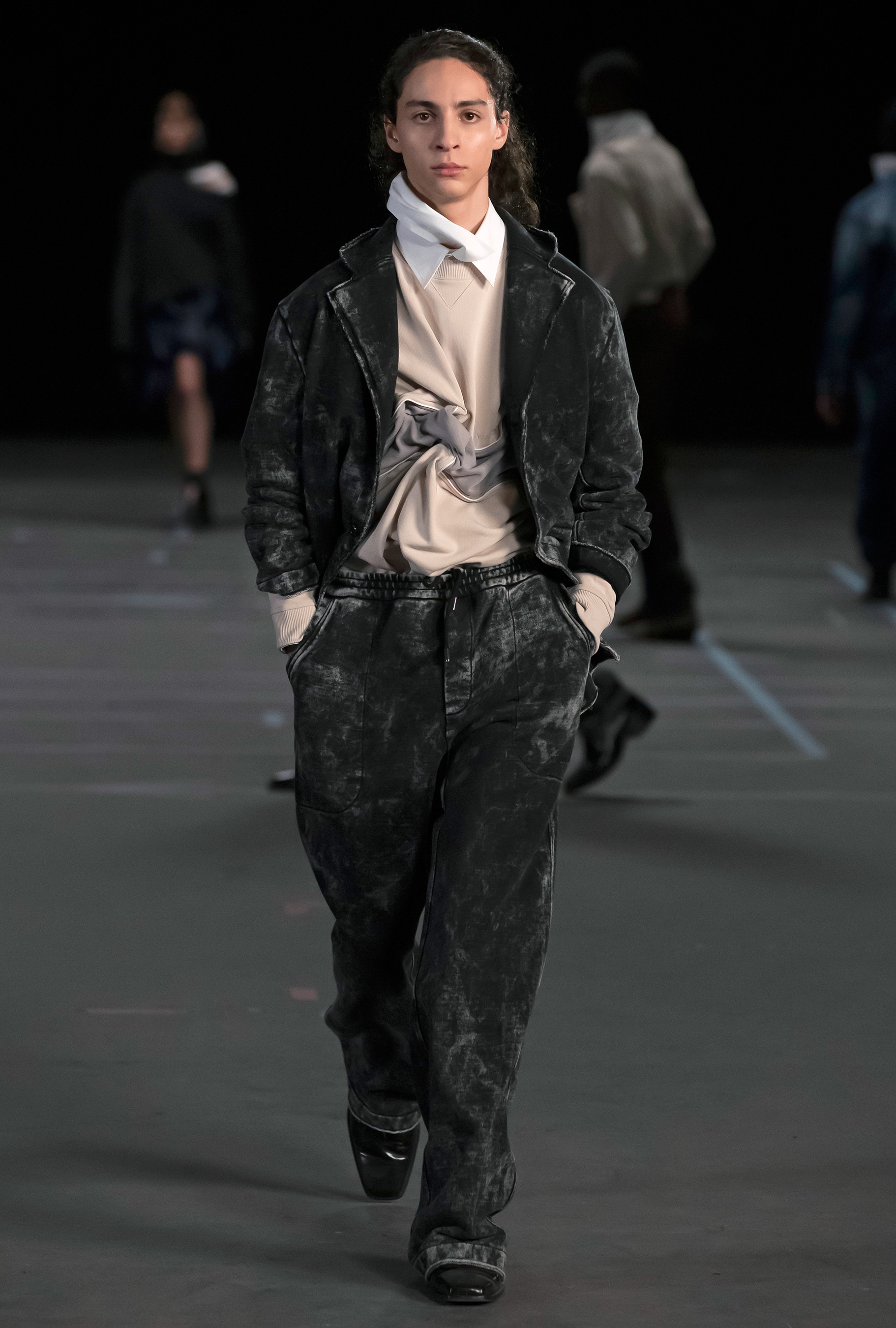 Look 15