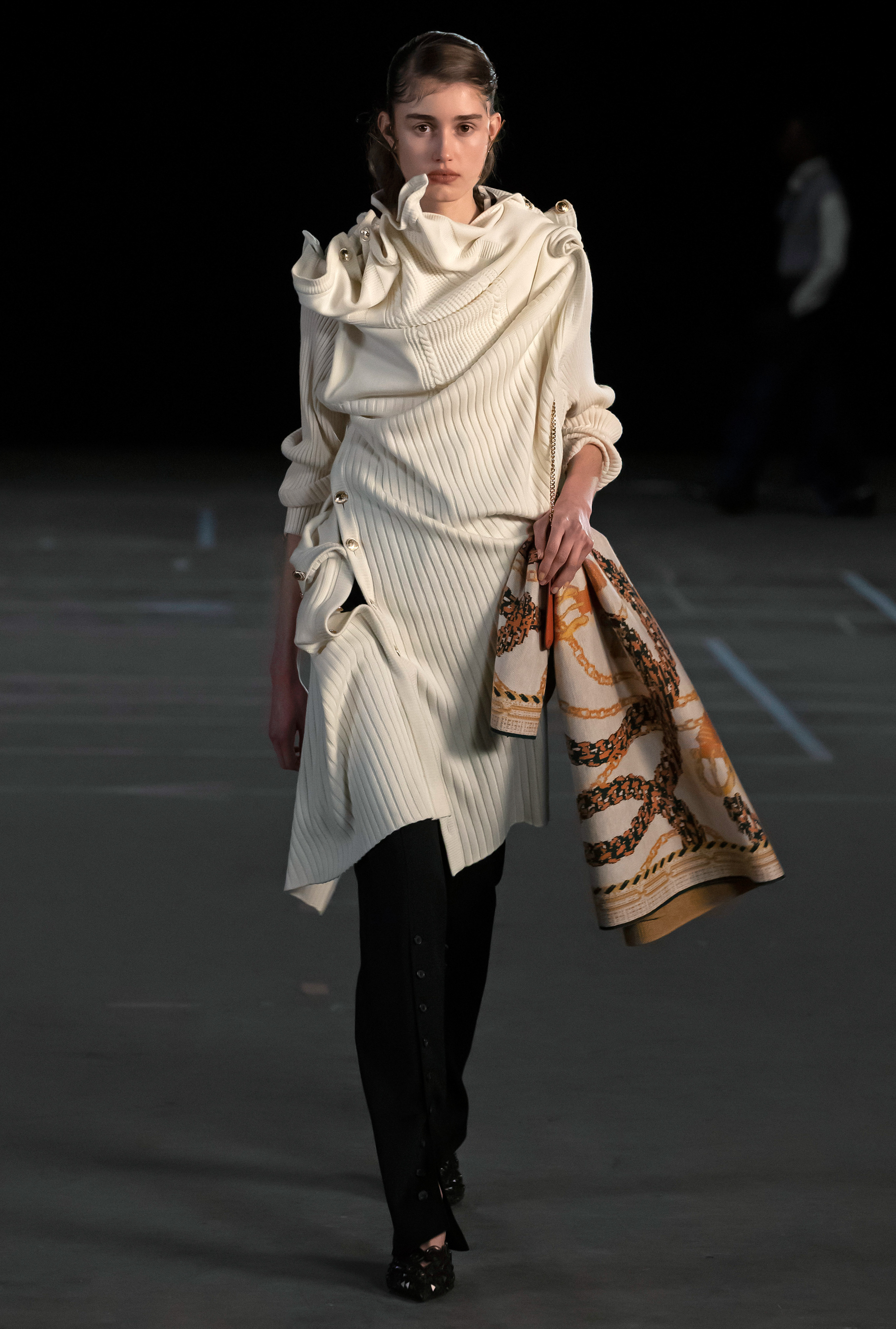 Look 18