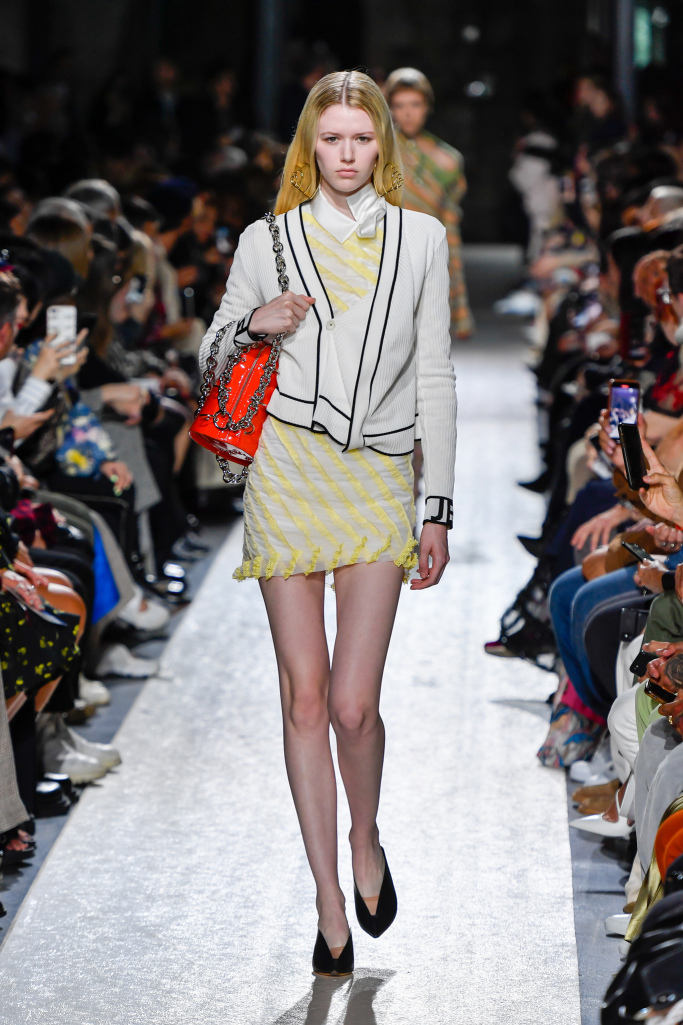 Look 24