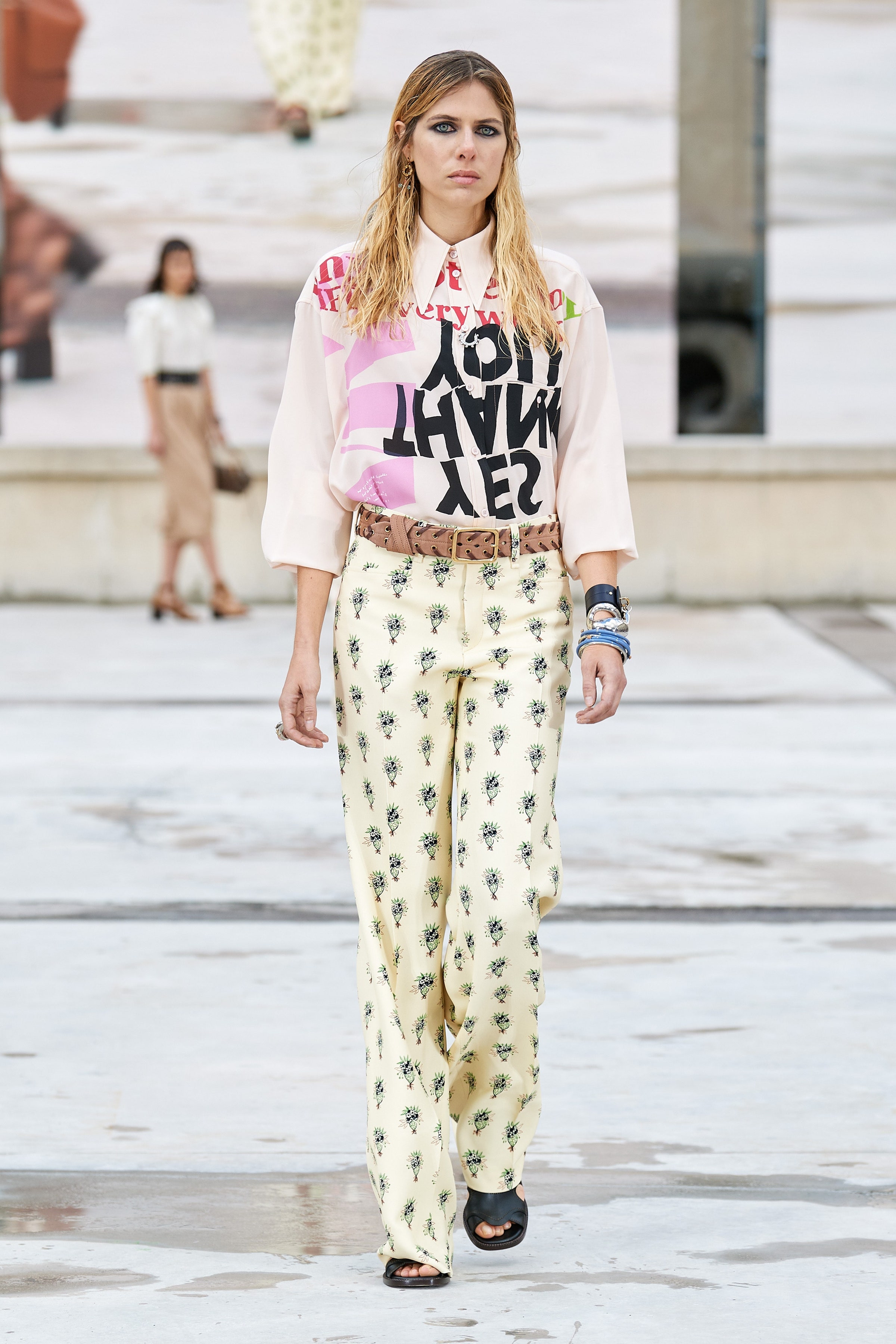 Look 14